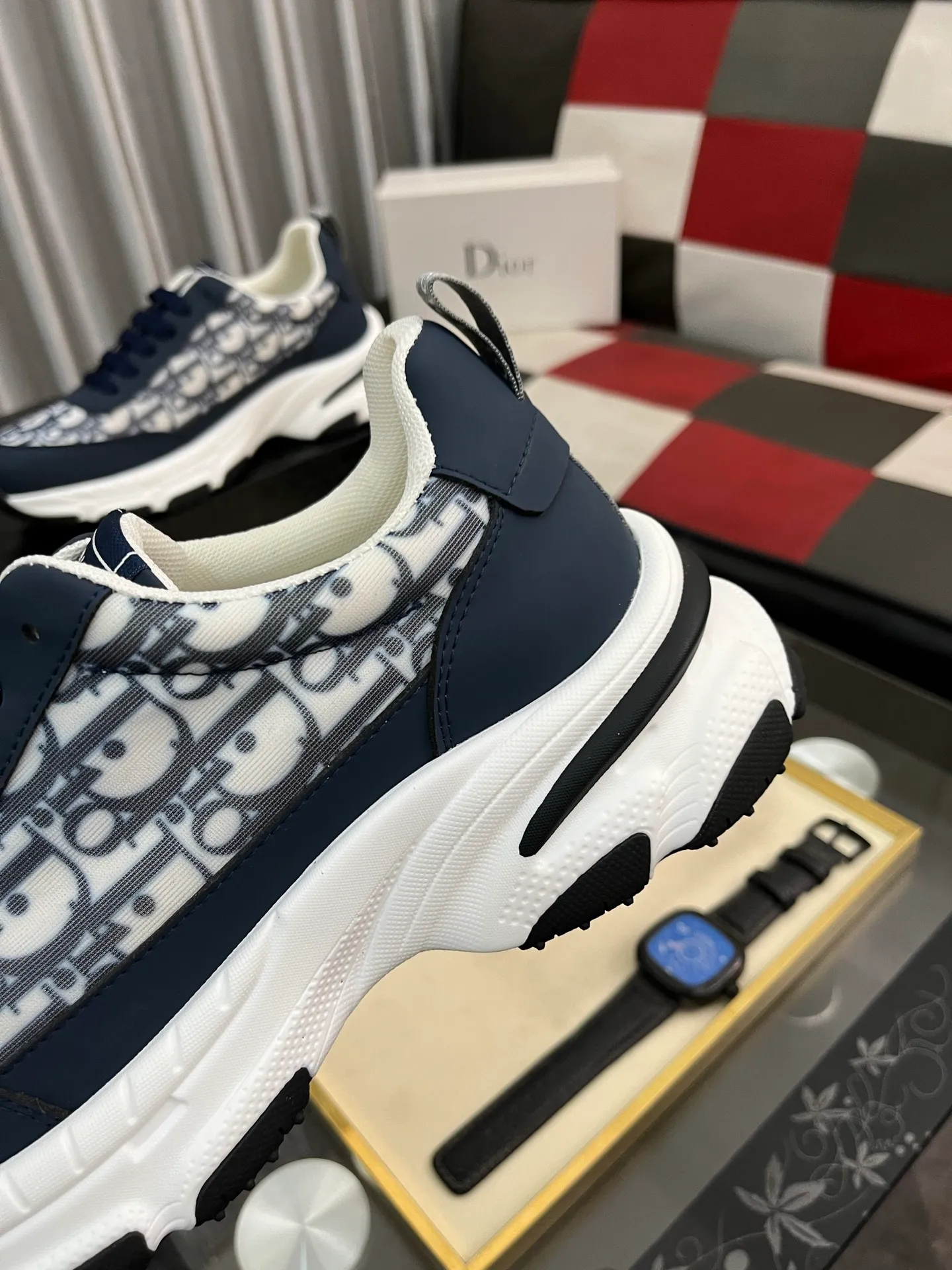Men's men's shoes 💰458⌚️⌚️[Dior] 25ss new product B01 moral training shoes. The toe size design is a bit wider. The upper foot comfort is perfect. The threads are beautiful. Perfectly adaptable to trousers. Decorated with various classic details. Ideal for daily styling. Can be matched with various casual items to create exquisite looks. Fabric: top layer cowhide/lining sheepskin TPU original outsole Code number: 38-442️⃣Colors available